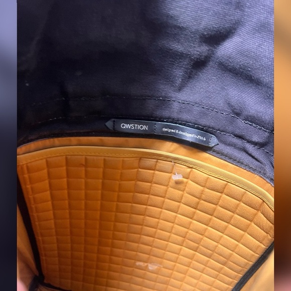 QWSTION Tote - Organic Jet Black Bag $274 - Picture 5 of 9